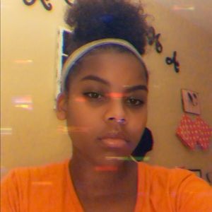 Meet your Posher, Andrea